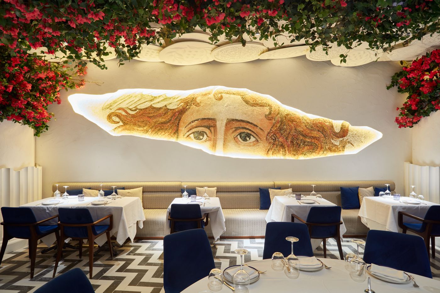 Fairmont-Dubai-Restaurant-29