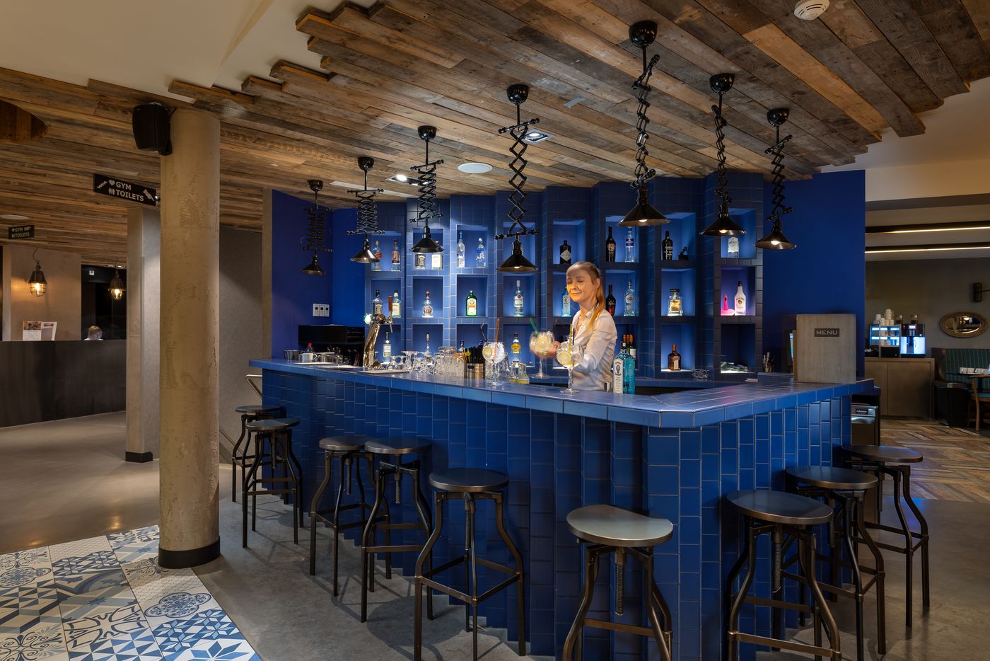 Urban-Lodge-Hotel-Bar-17