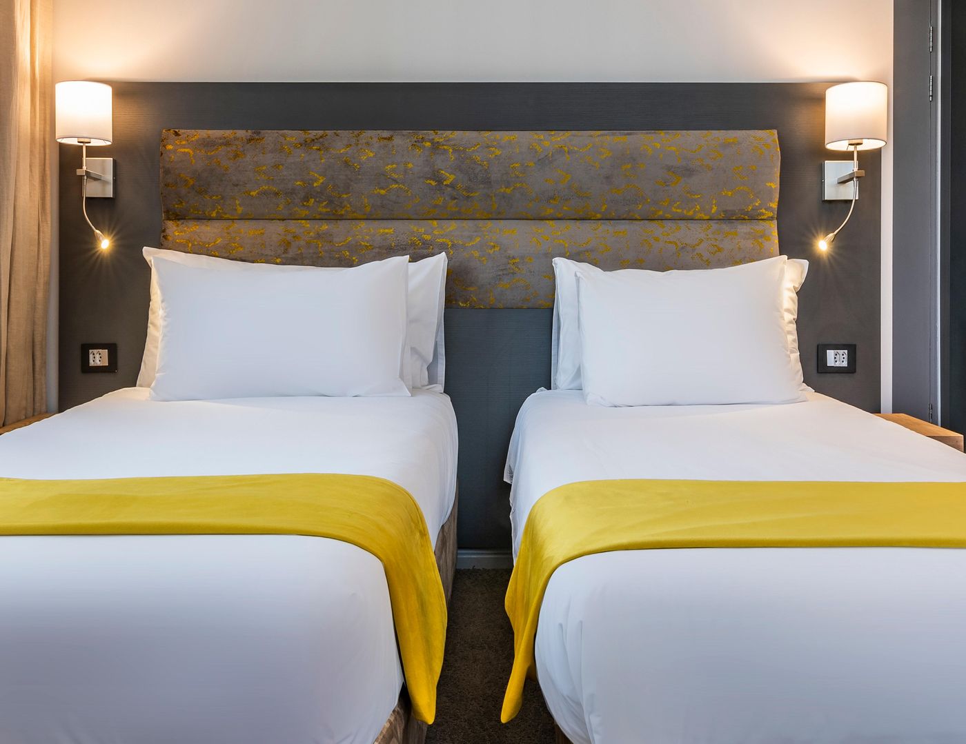 Strand-Tower-Room-33