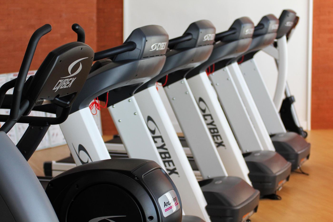 Dubai-Marine-Beach-Resort-and-Spa-Sports-and-Entertainment-74