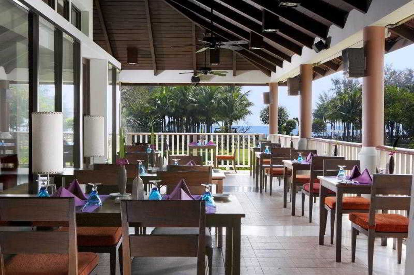 Dusit-Thani-Krabi-Beach-Resort-Restaurant-18