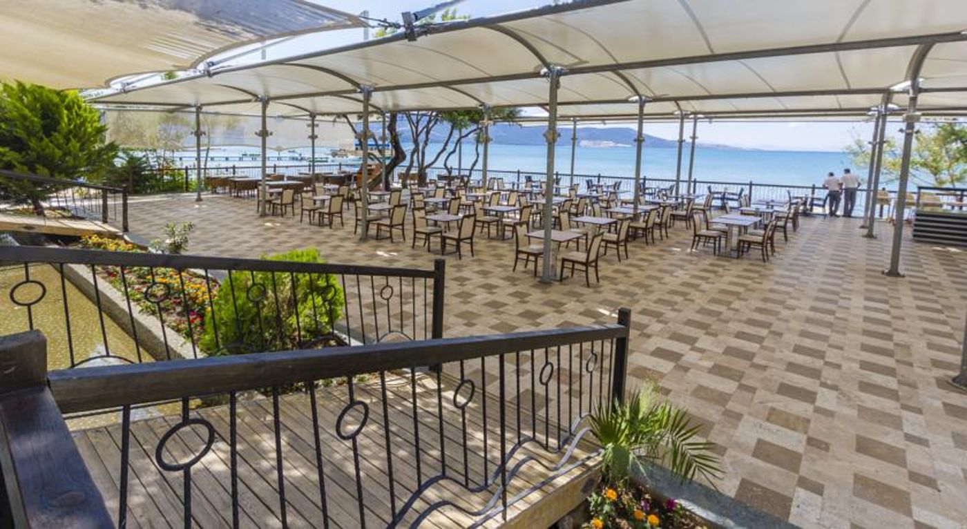 Carpe Mare Beach Resort