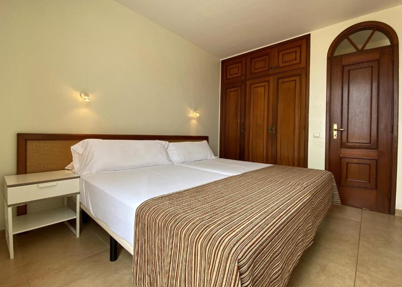 Laguna-Park-II-Room-23