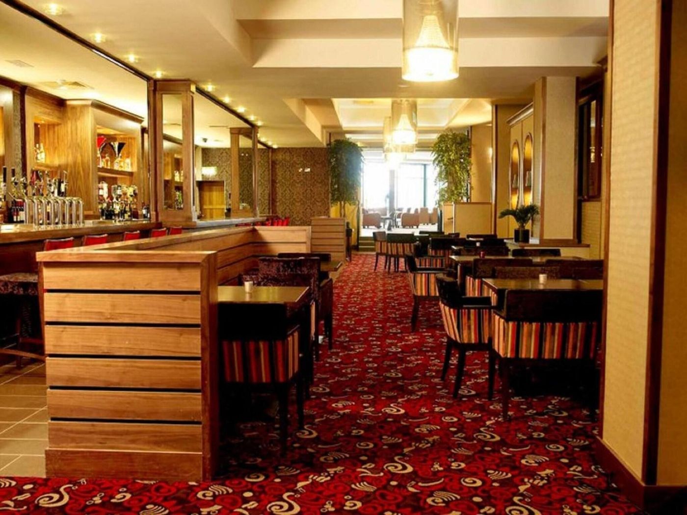 The-Green-Isle-Hotel-Dublin-Restaurant-13