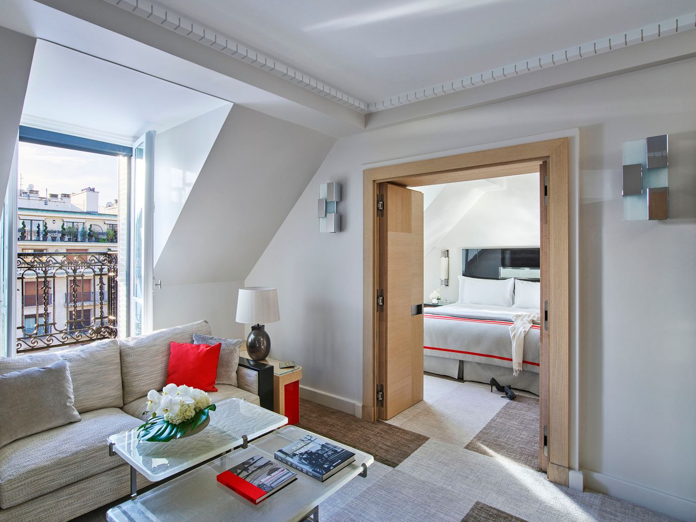 Hotel-Plaza-Athenee-Room-26