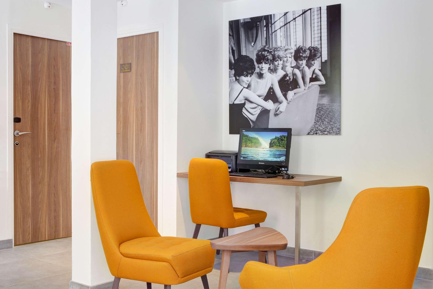 Best-Western-Plus-61-Paris-Nation-Hotel-Lobby-8