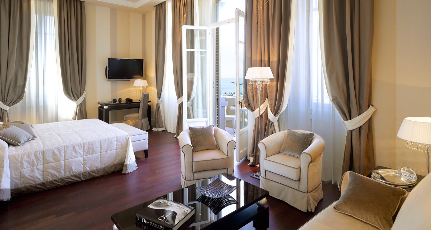 Grand-Hotel-Palazzo-Livorno-Room-17