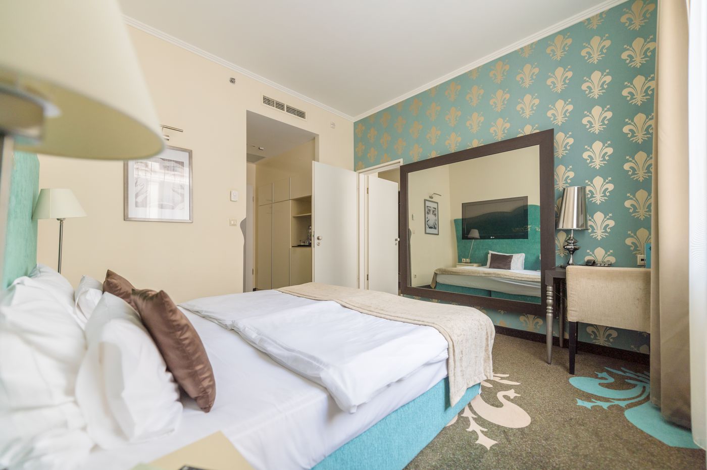 La-Prima-Fashion-Hotel-Room-20