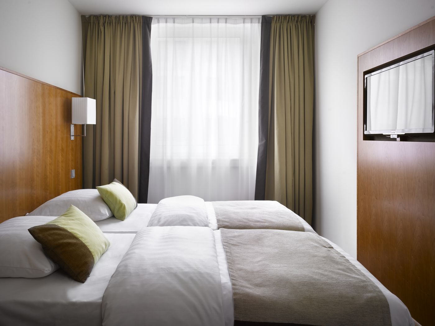 K-K-Hotel-am-Harras-Room-28