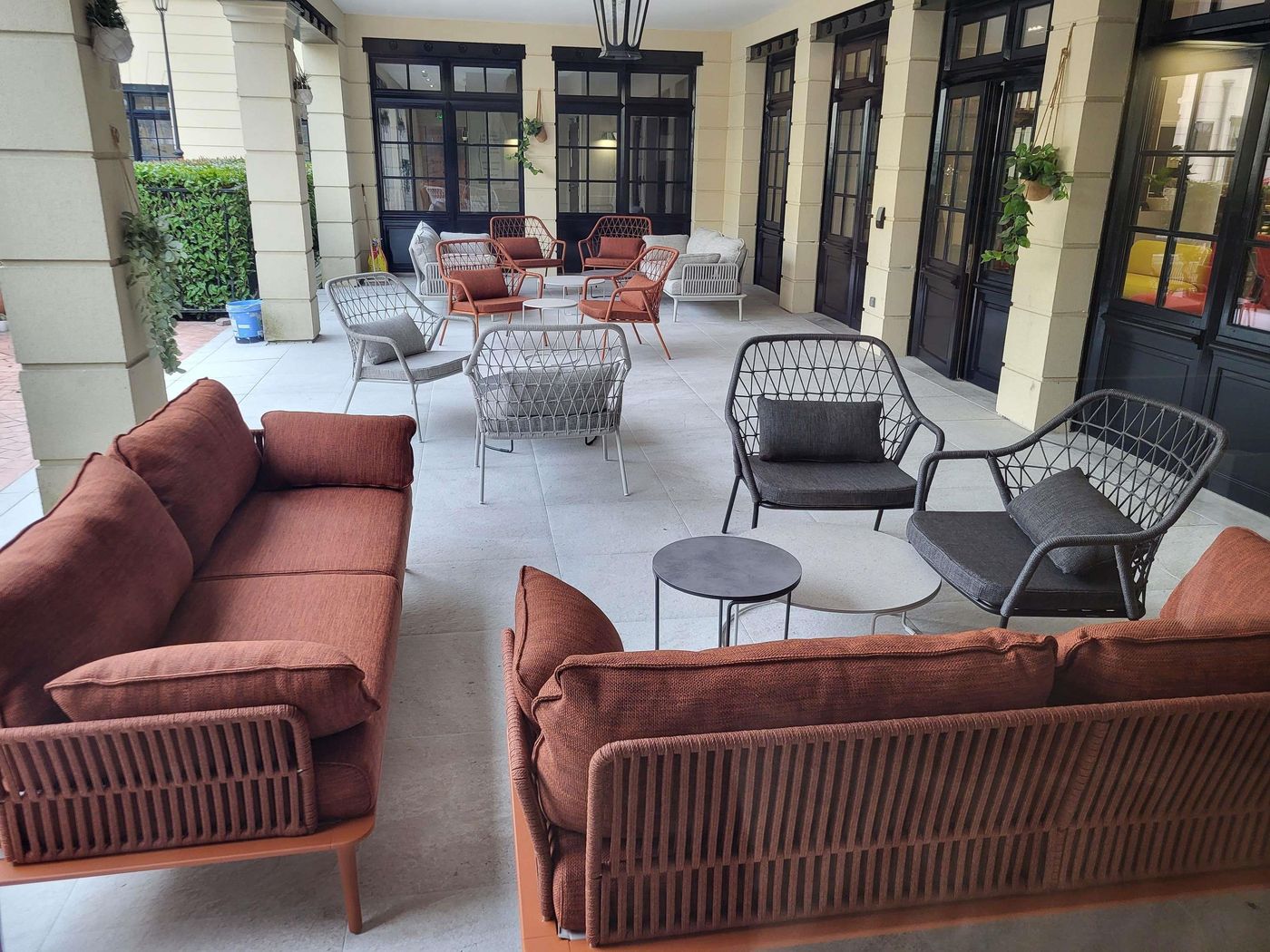 Adagio-Aparthotel-Serris-Val-d-Europe-Pool-15