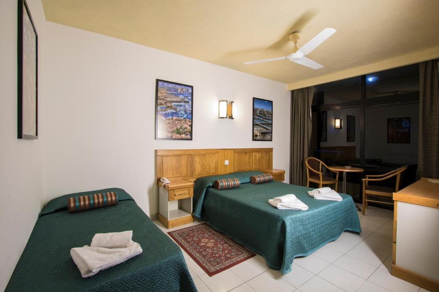 Canifor-Hotel-Room-10