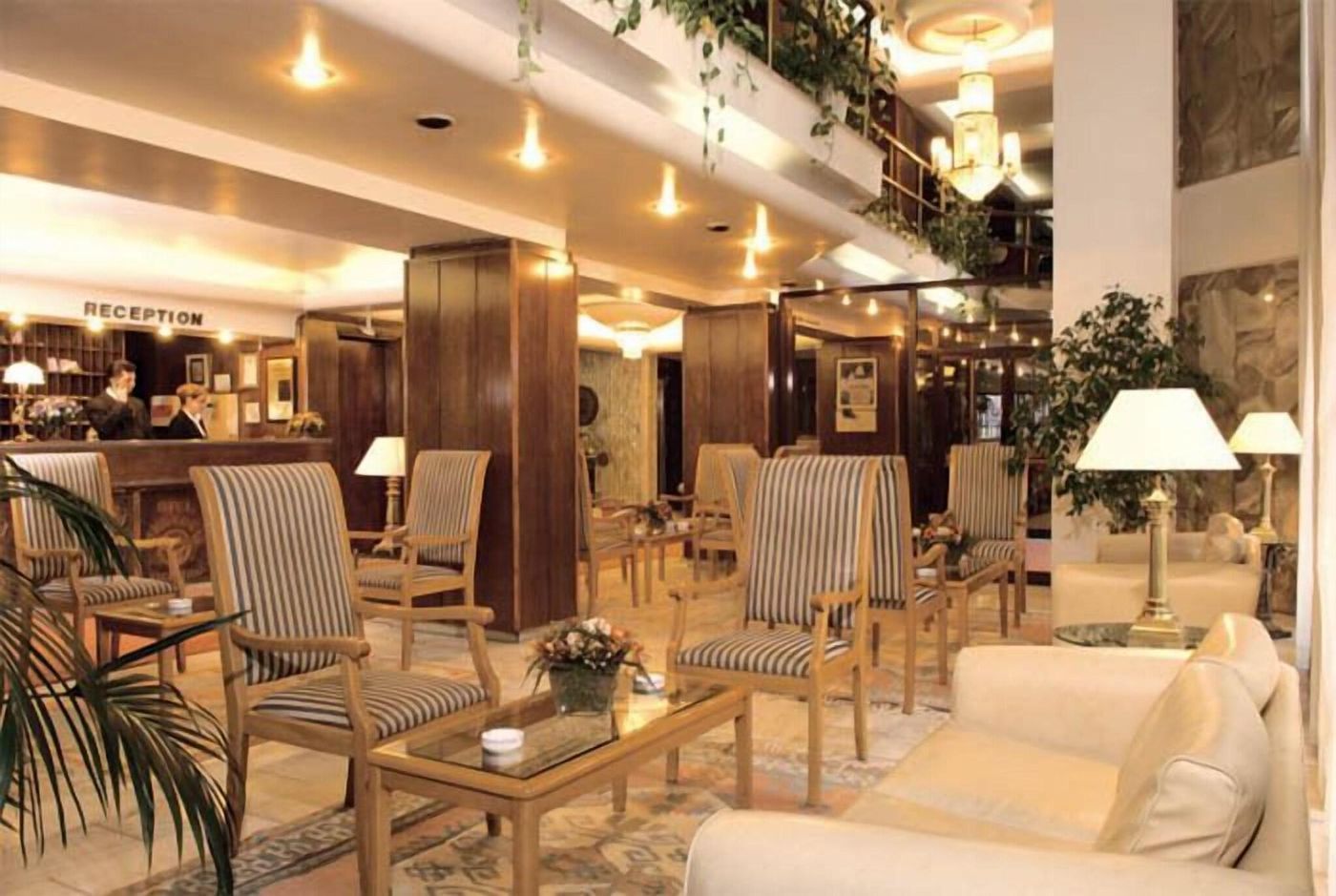 Yumukoglu-Izmir-Lobby-15