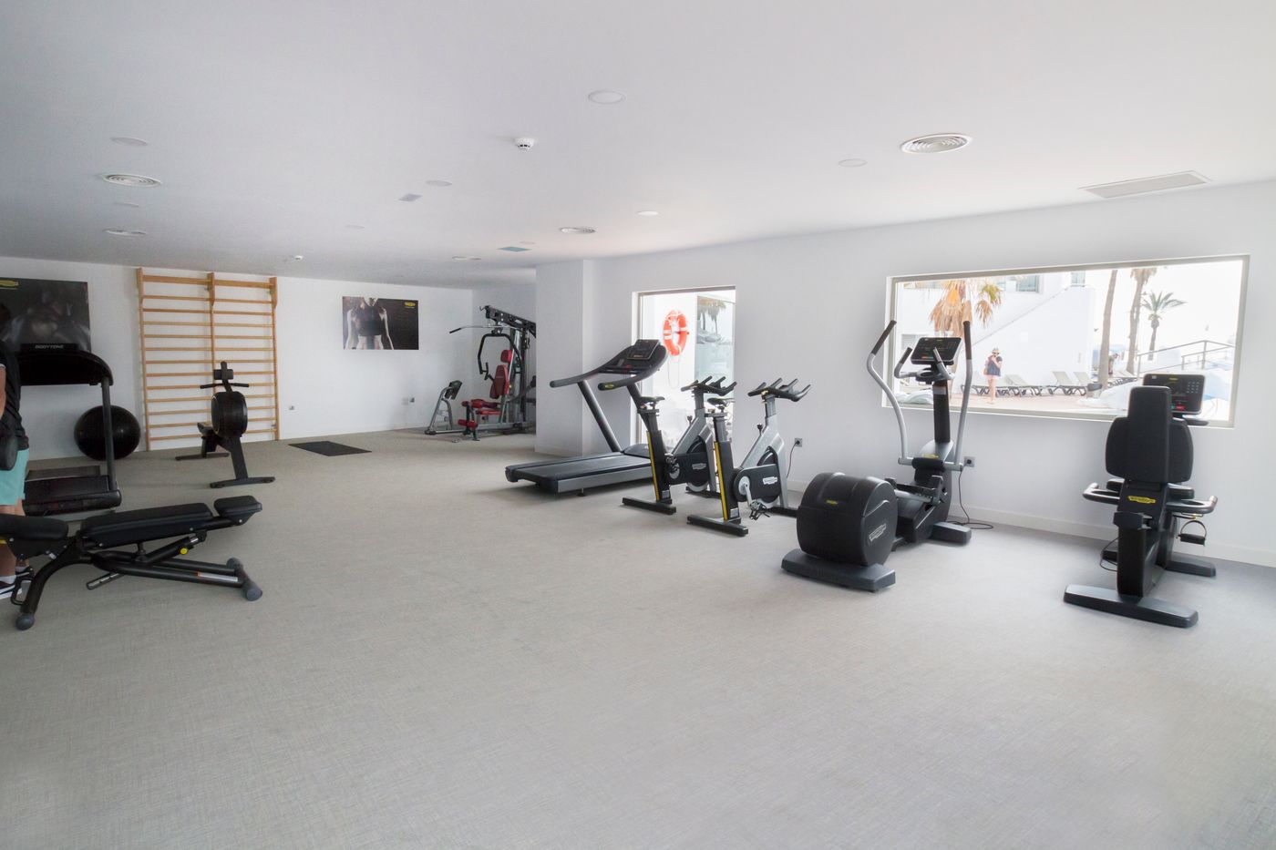 Ibersol-Torremolinos-Beach-Sports-and-Entertainment-58