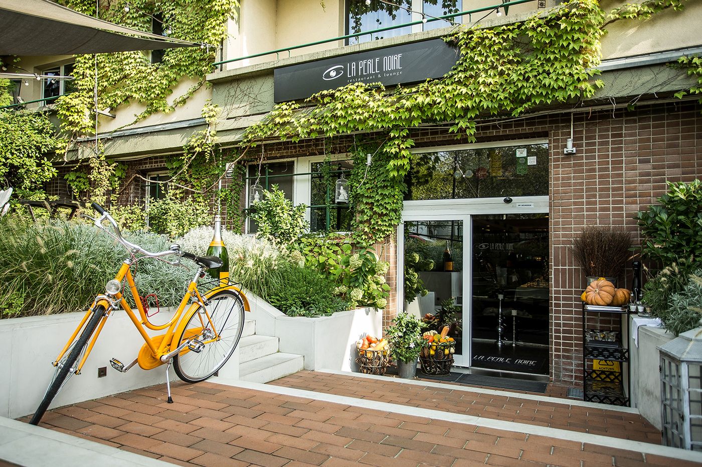 Mamaison-Hotel-Andrassy-Budapest-Terrace-1