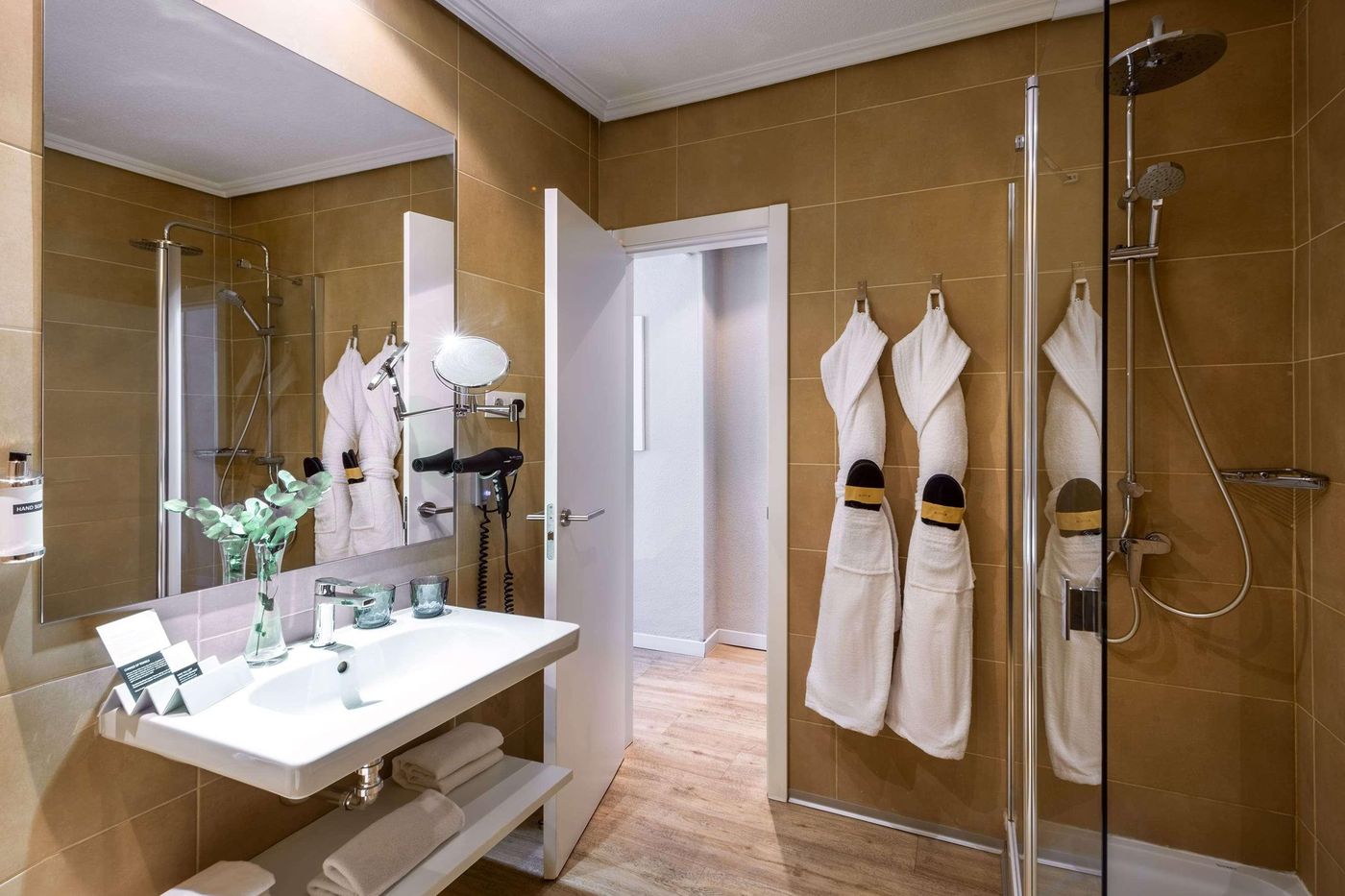 Hotel-Madrid-Gran-V----a-25--managed-by-Meli-----Room-43