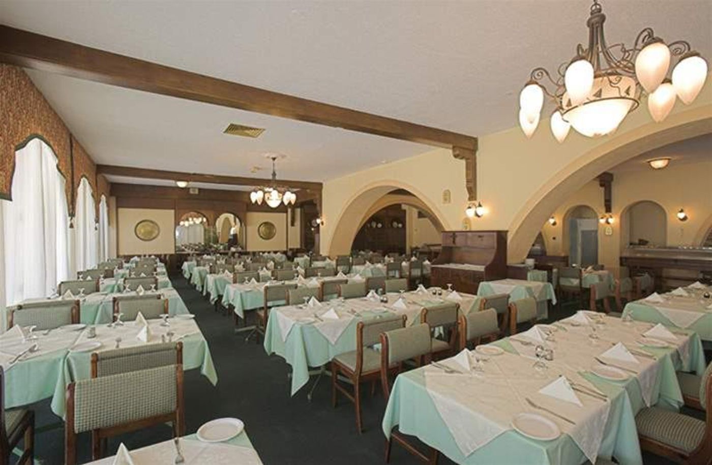 Golden-Arches-Restaurant-14