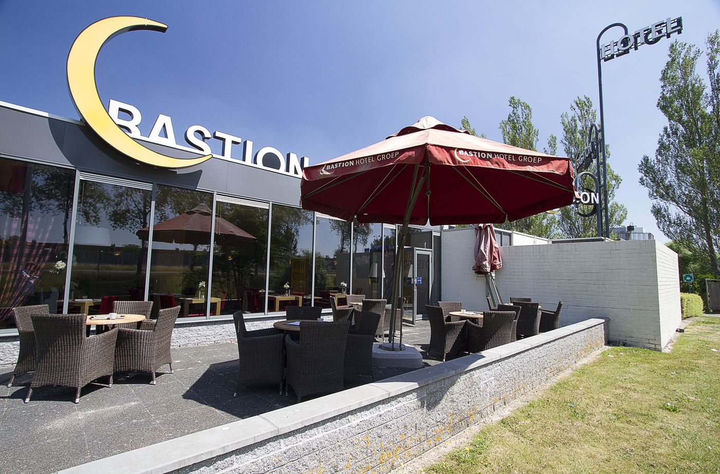 Bastion-Hotel-Schiphol-Hoofddorp-Terrace-9