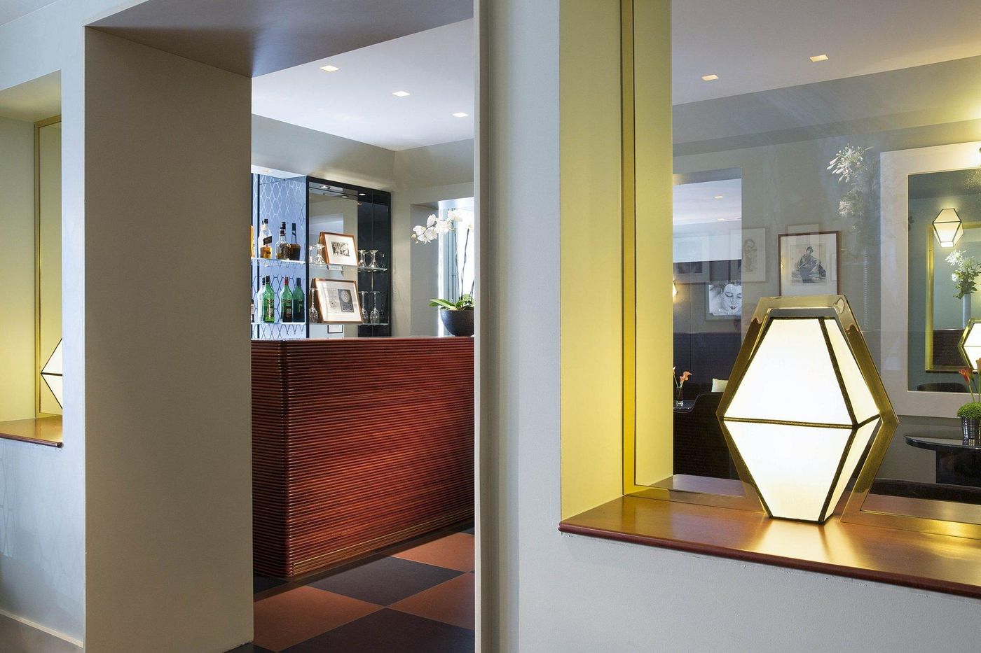 Hotel-A-la-Villa-des-Artistes-Lobby-5