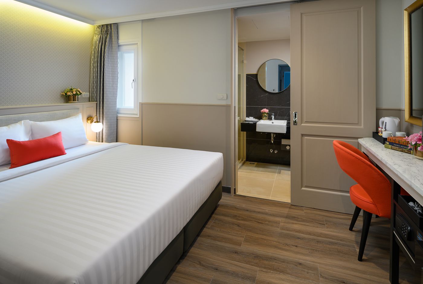 The-Mulberry-Bangkok-Hotel-Khaosan-Road-Room-10