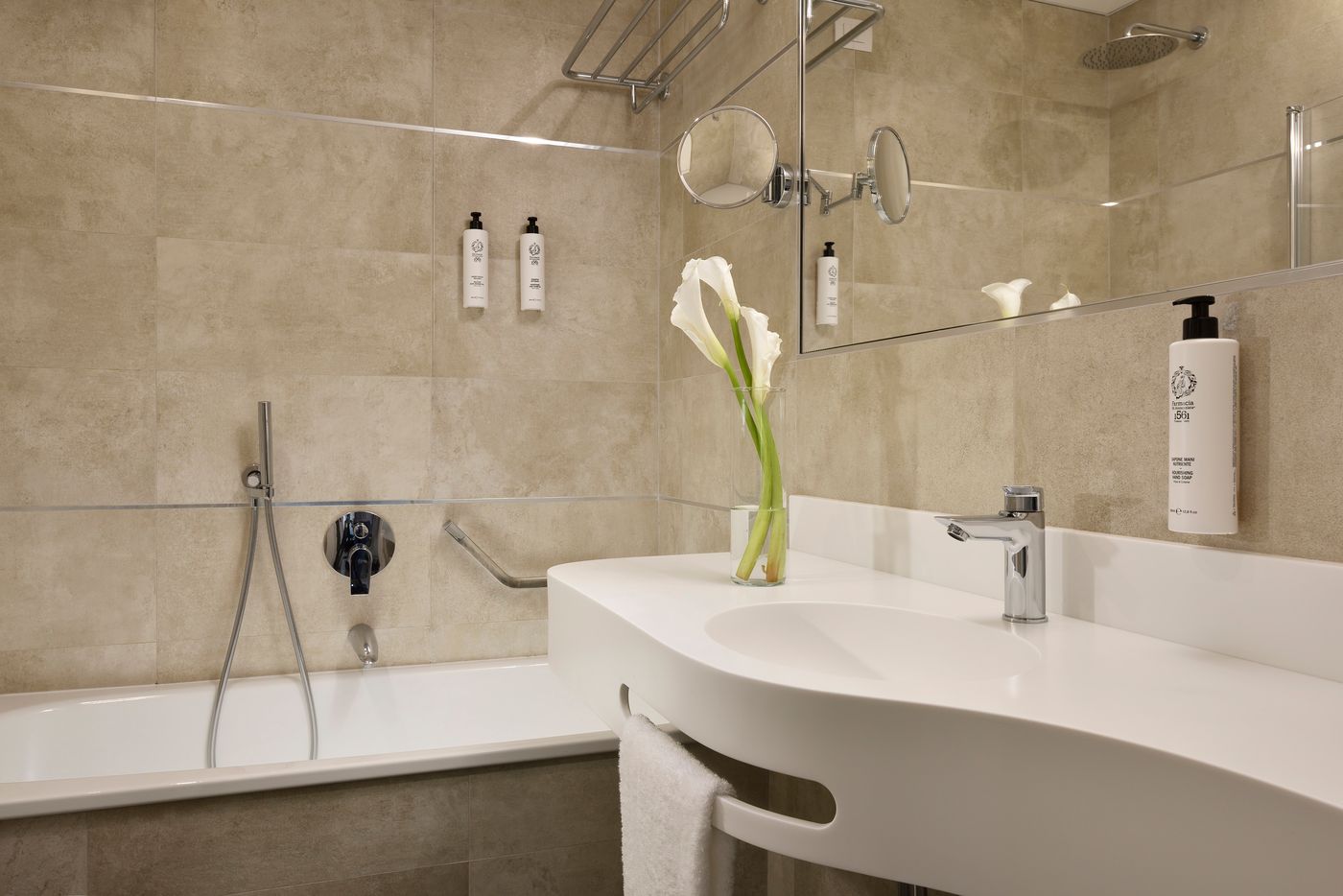 Grand-hotel-Mediterraneo-Room-59