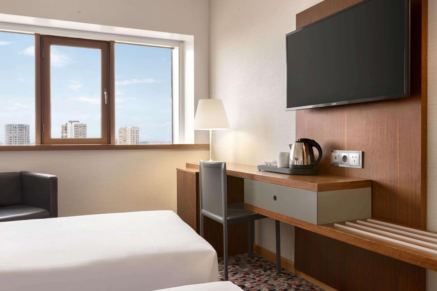 Ramada-by-Wyndham-Lisbon-Room-29