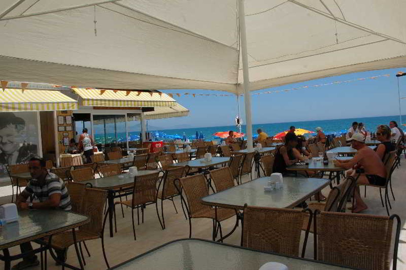 Best-Beach-Hotel-Bar-14