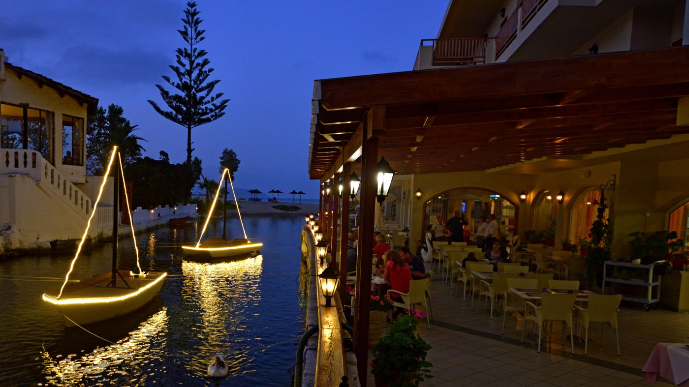 Kalyves-Beach-Restaurant-20