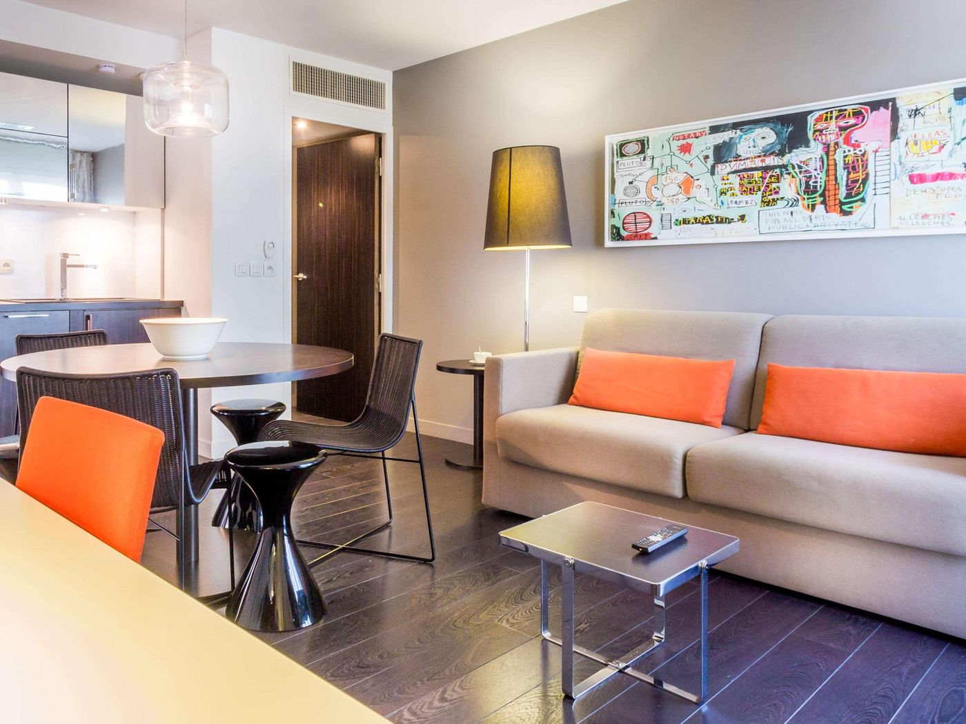 Hipark-Design-Suites-Nice-Room-27