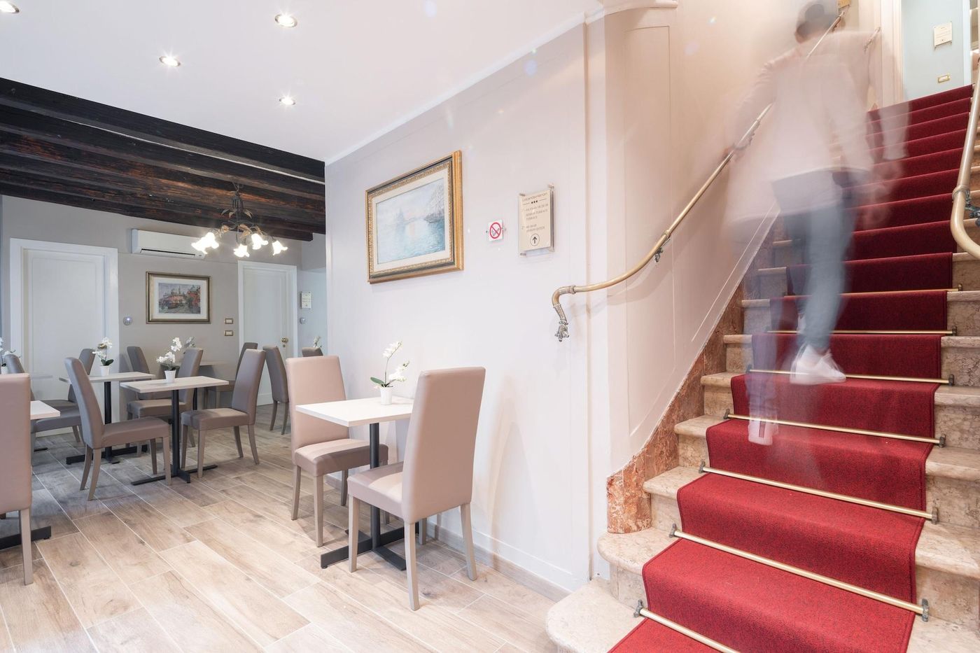 Hotel-Herion-Lobby-12