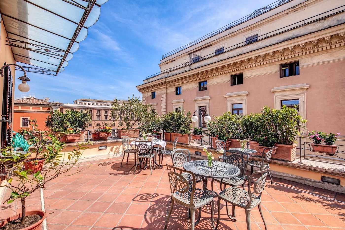 Parlamento-Boutique-Hotel-Terrace-1