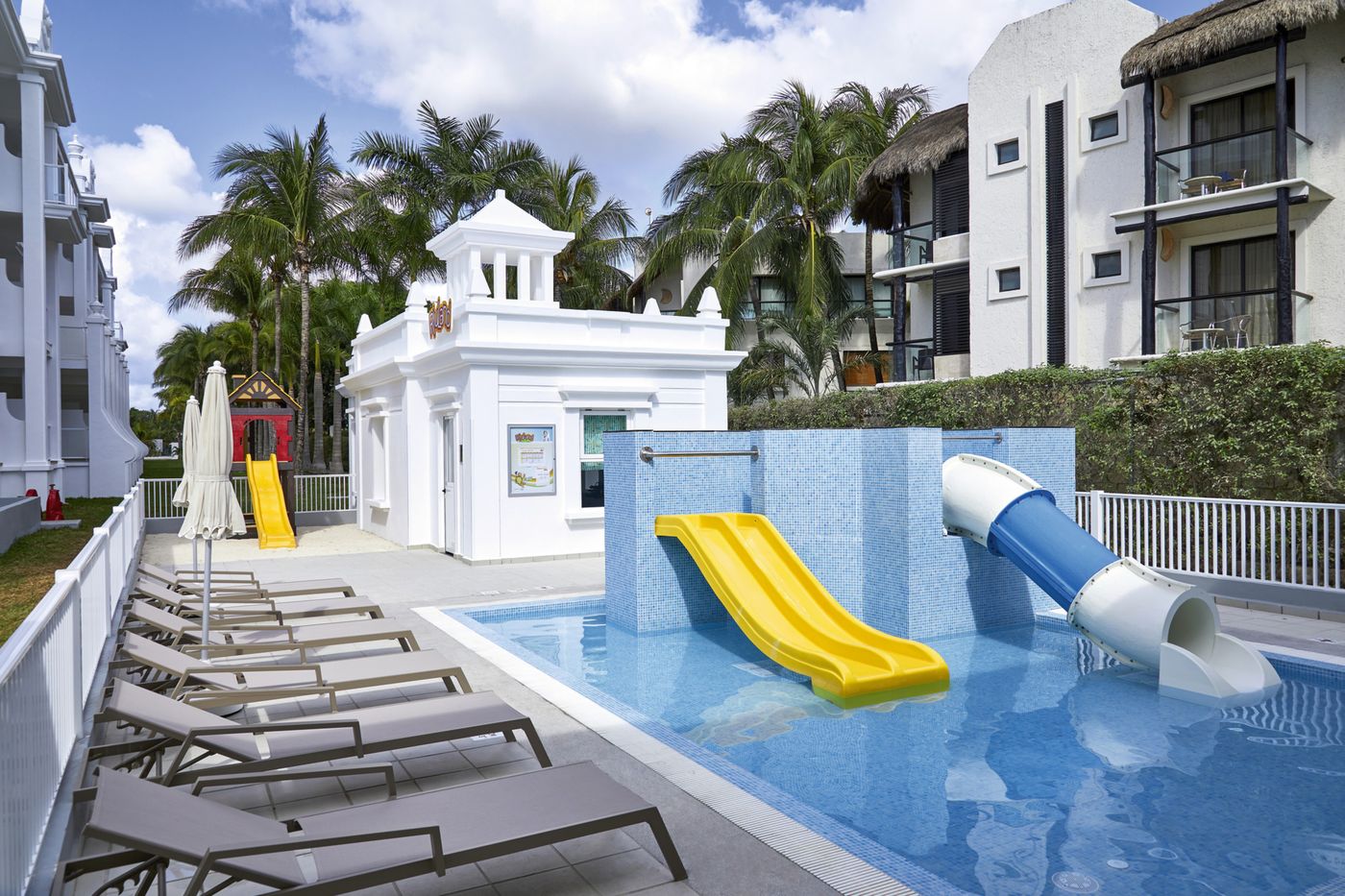 Riu-Palace-Riviera-Maya-All-Inclusive-Pool-13