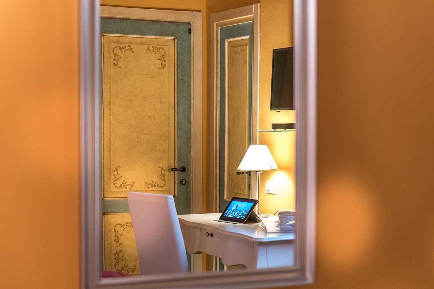 Residenza-Conte-di-Cavour-Luxury-Rooftop-Room-12