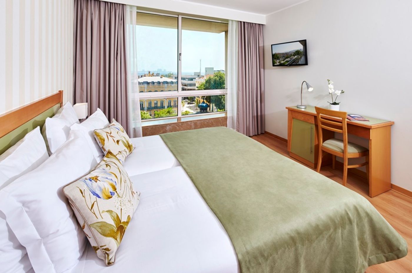 Luna-Esperanca-Centro-Hotel-Room-6