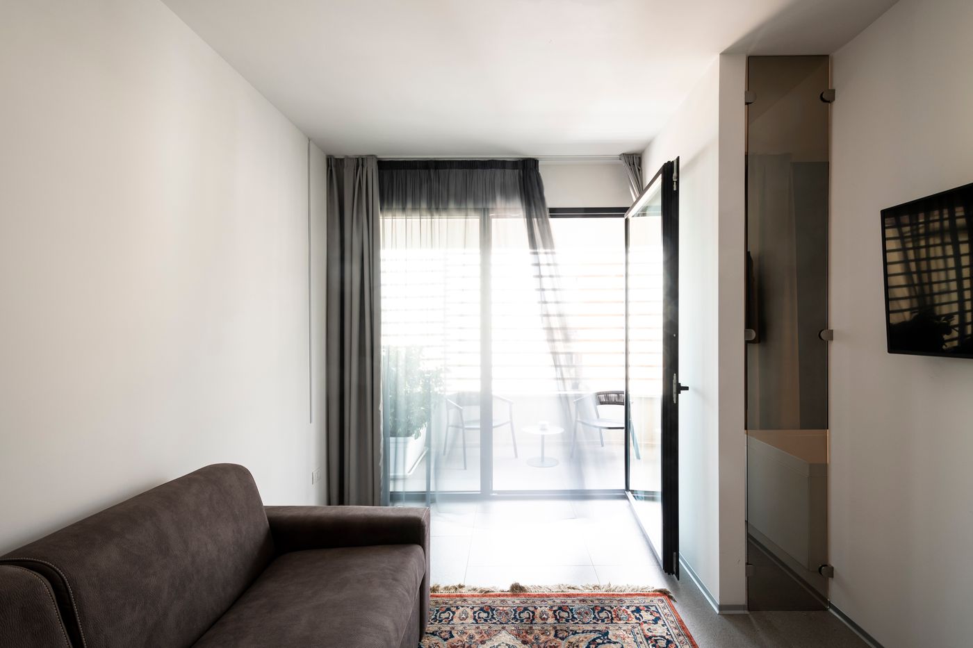 Alkamuri-Posh-Hotel---Spa-Room-42