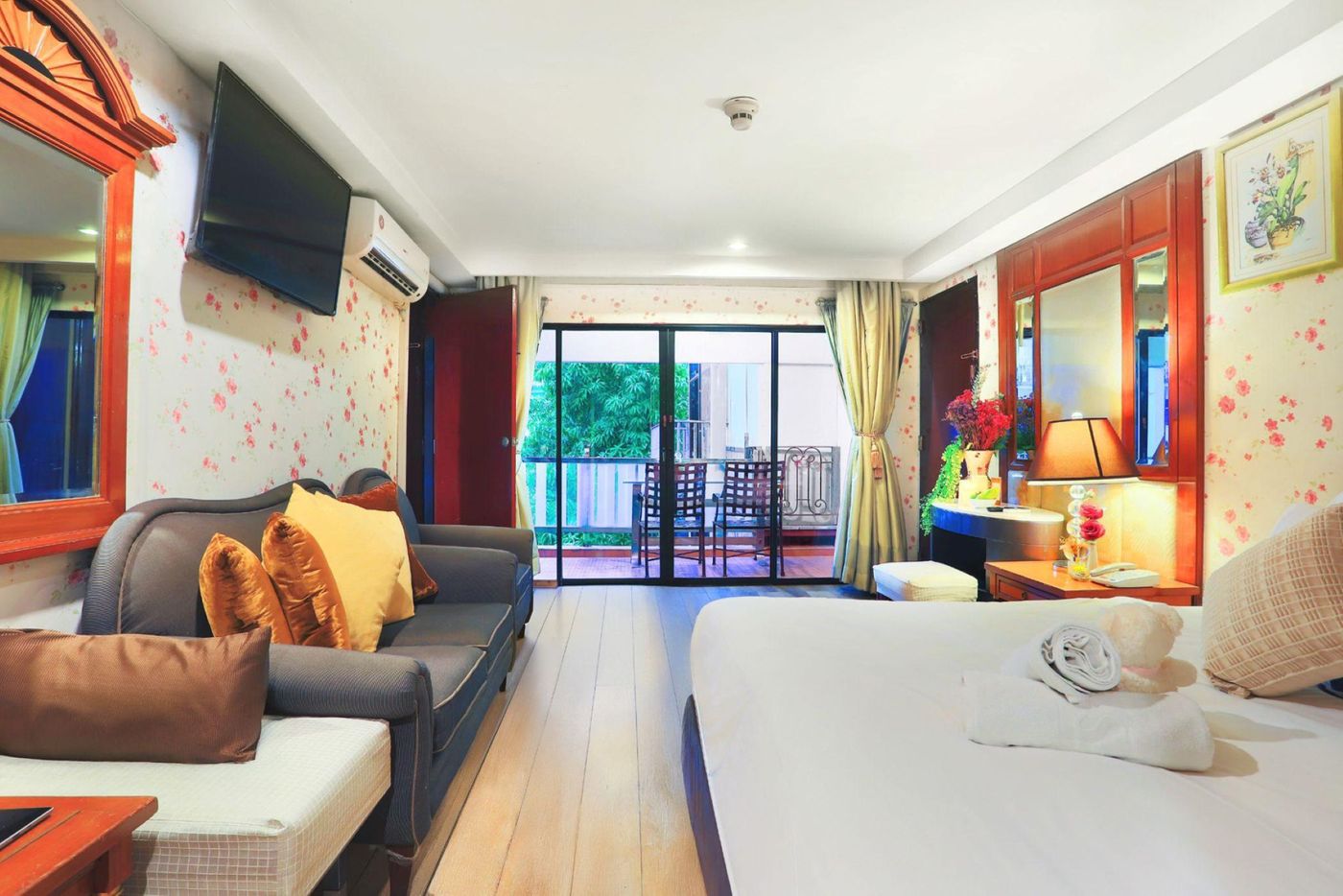 Diamond-City-Hotel-Room-14