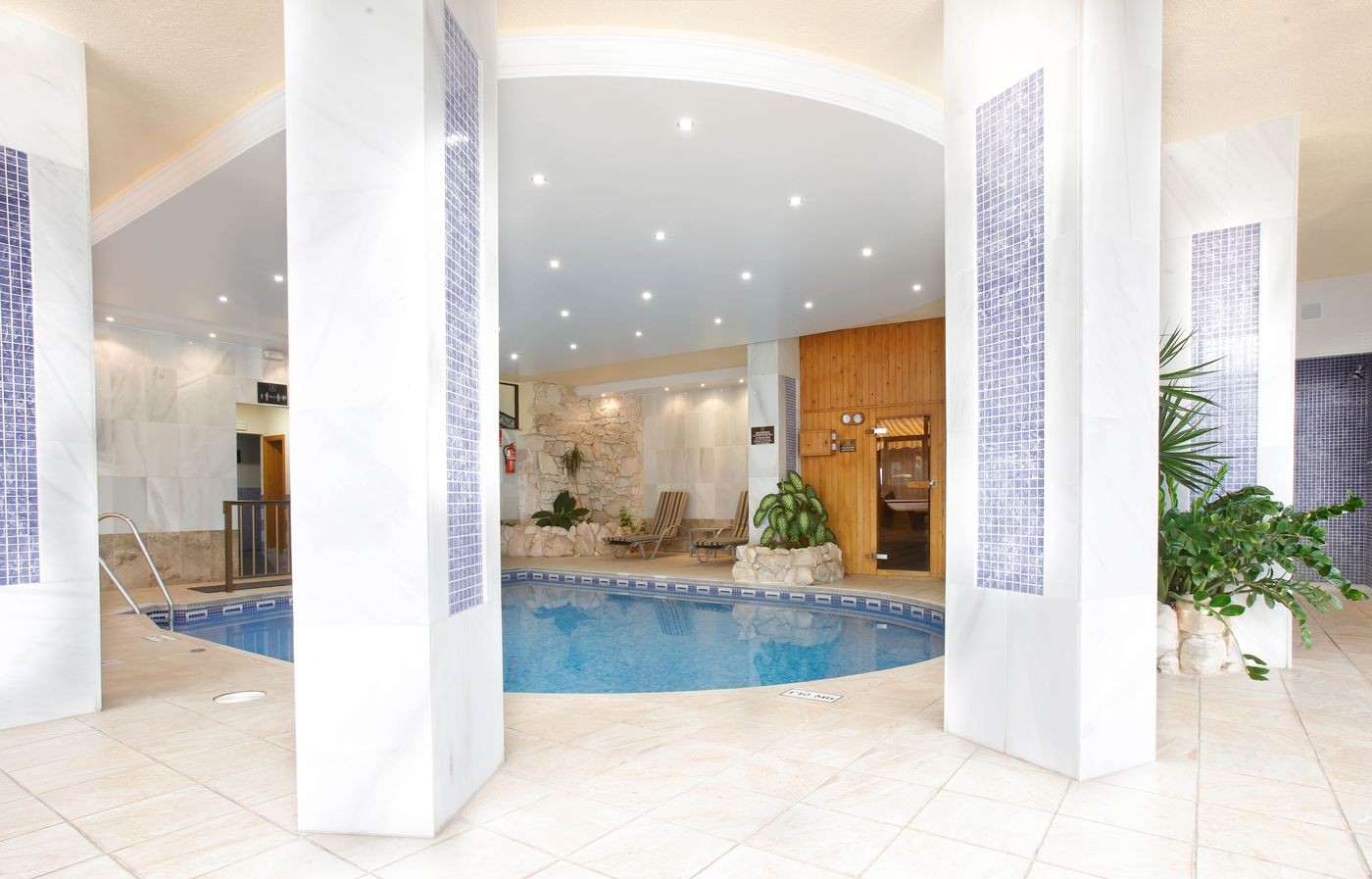 Macdonald-Villacana-Club-Pool-49