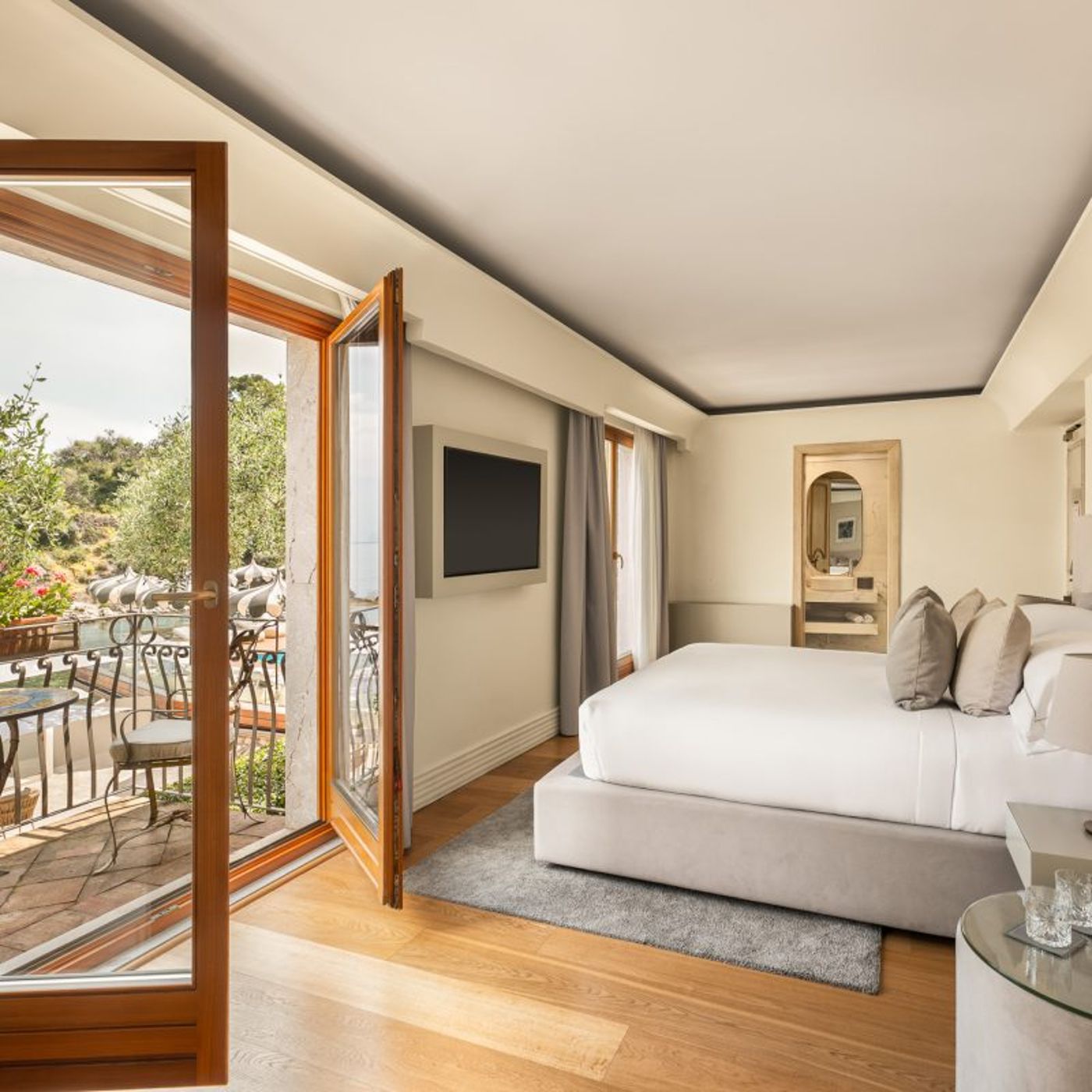 Grand-Hotel-Atlantis-Bay-Room-15