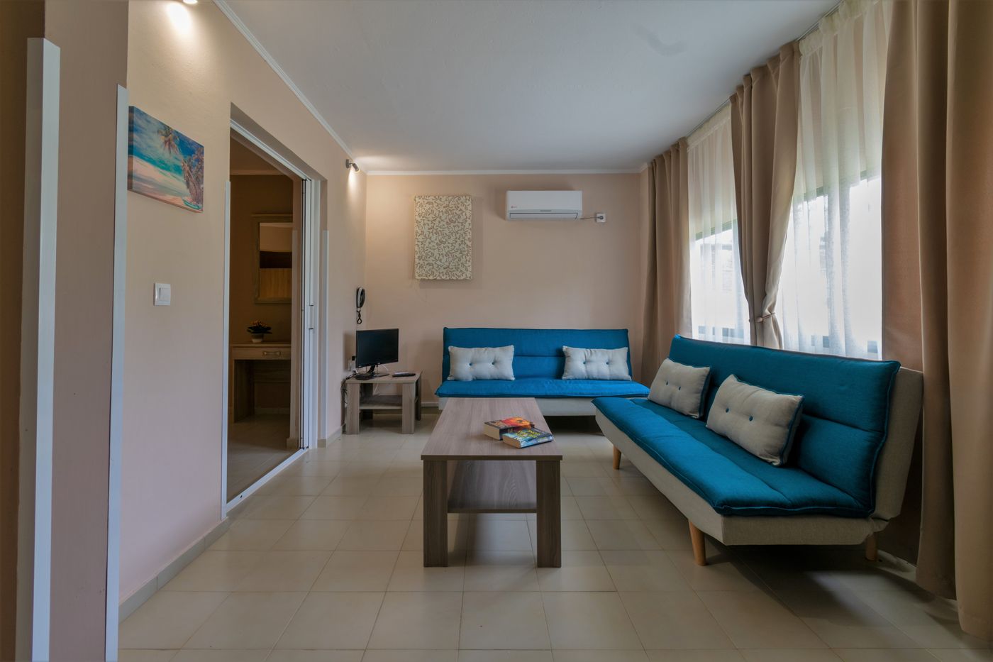 Govino-Bay-Apartments-Room-31