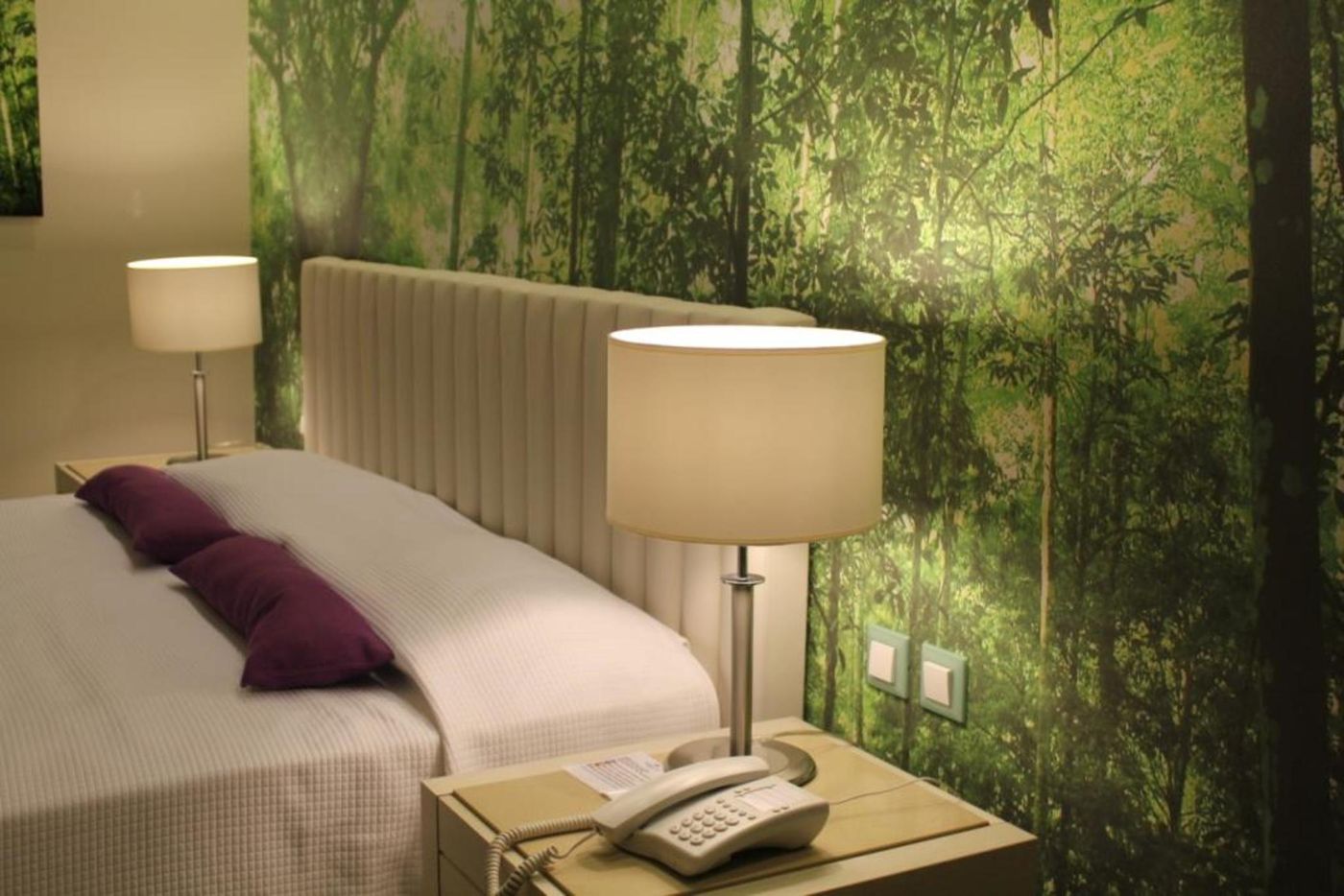 Eden-Roc-Resort-Hotel-Room-36