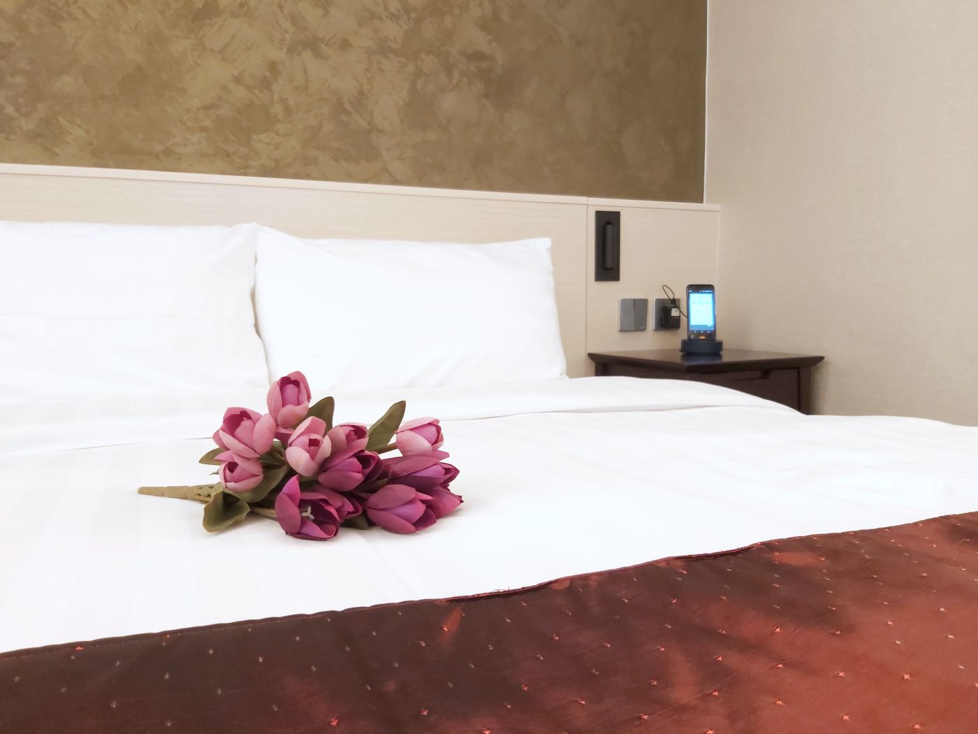 South-Pacific-Hotel-Room-9