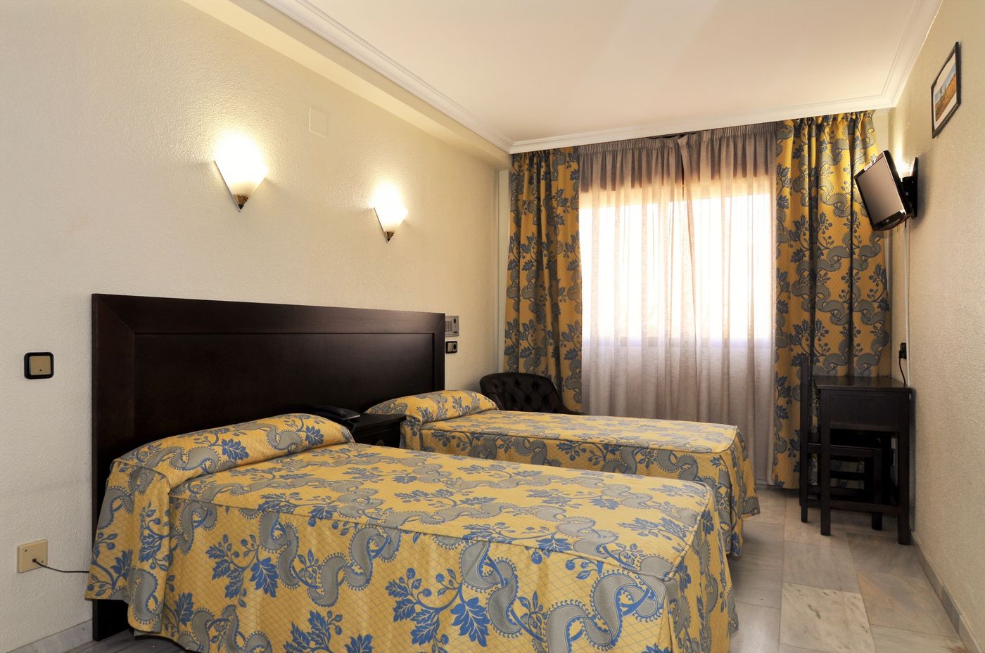 Averroes-Spain-CORDOBA-Room-10