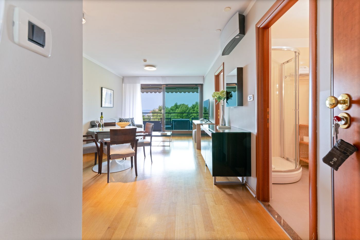 The-Residence-Room-49