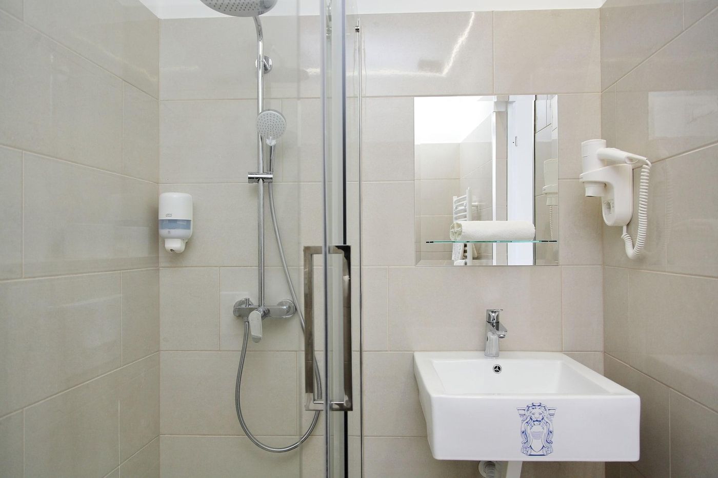 Maverick-Apartments---Vintage-Doubles-Room-37