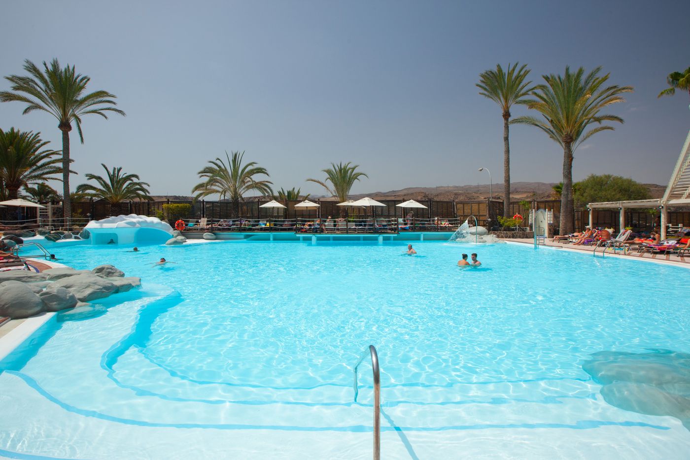 Abora-Continental-by-Lopesan-Hotels-Pool-10