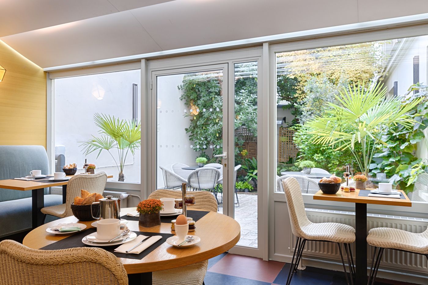 Hotel-A-la-Villa-des-Artistes-General-view-2