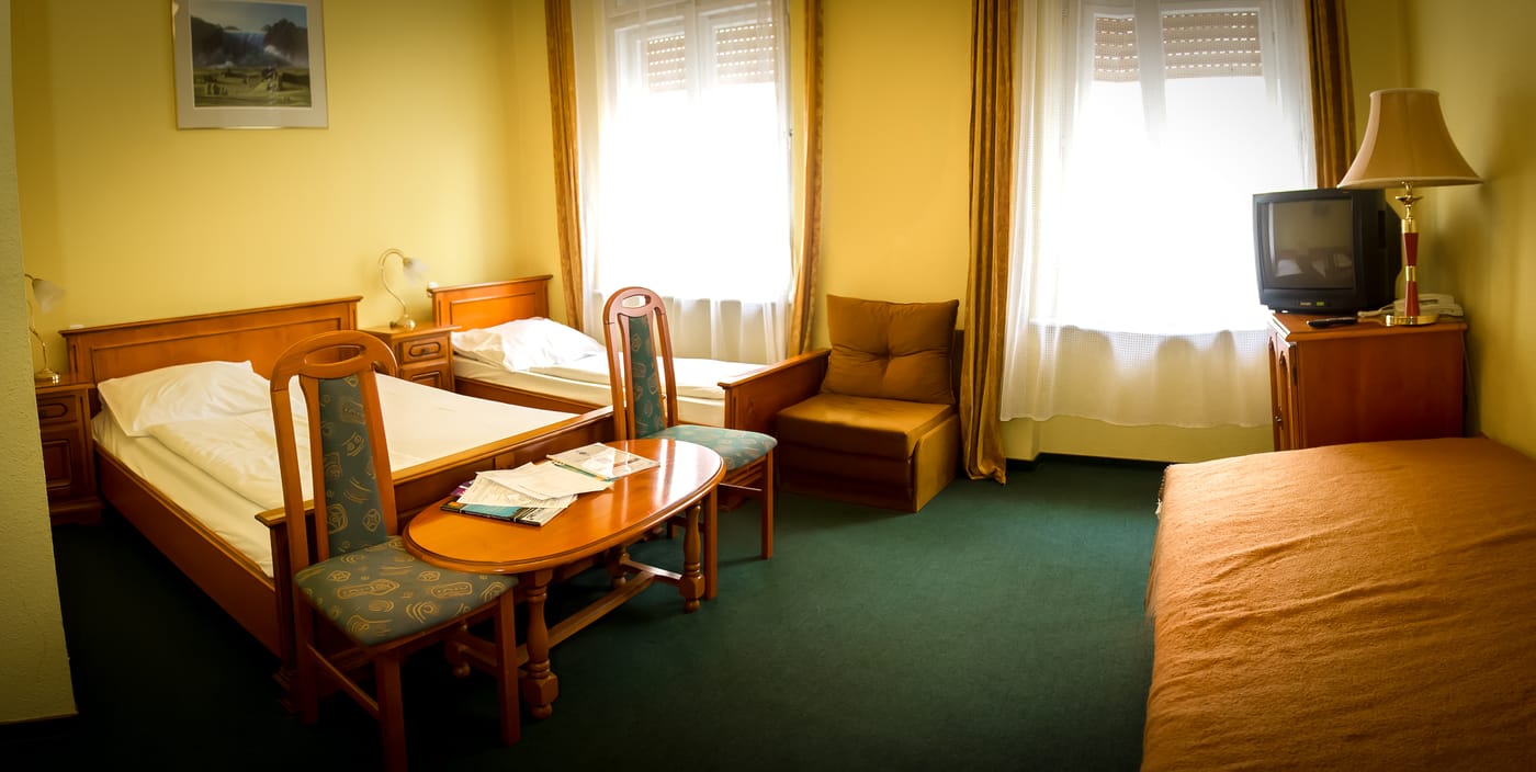 City-Hotel-Unio-Superior-Room-1