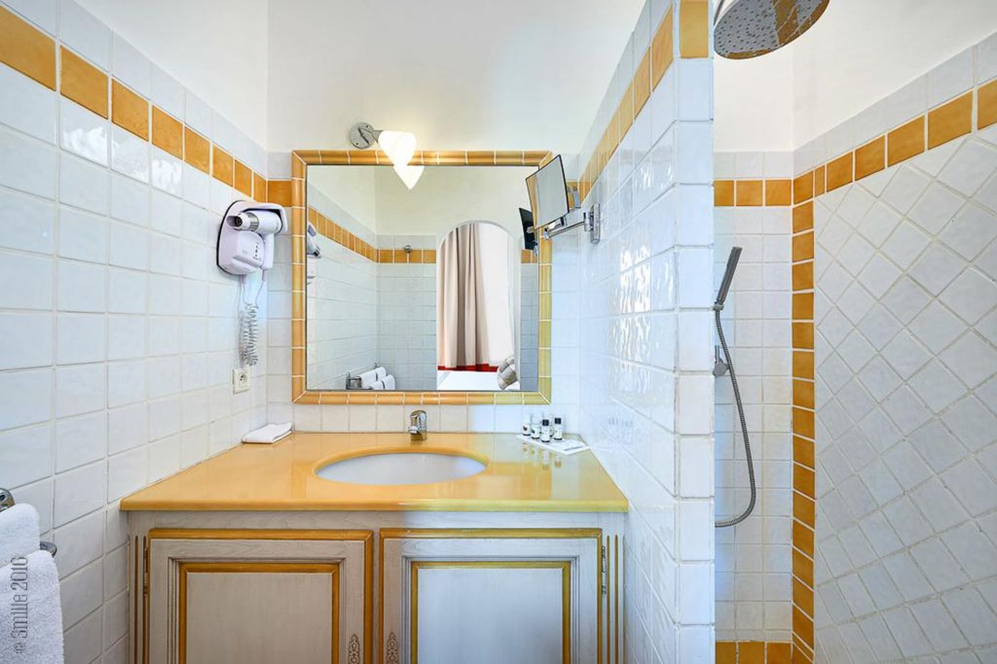 La-Bastide-Du-Port-Room-10