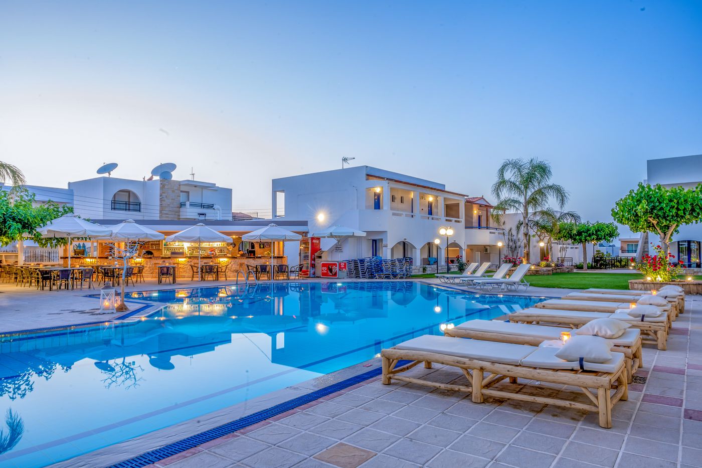 Maria-Rousse-Studios-Pool-5