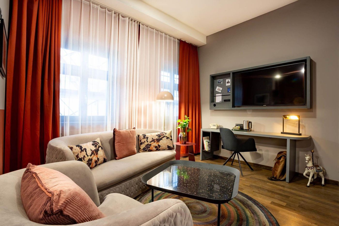 The-Circus-Hotel-Room-35