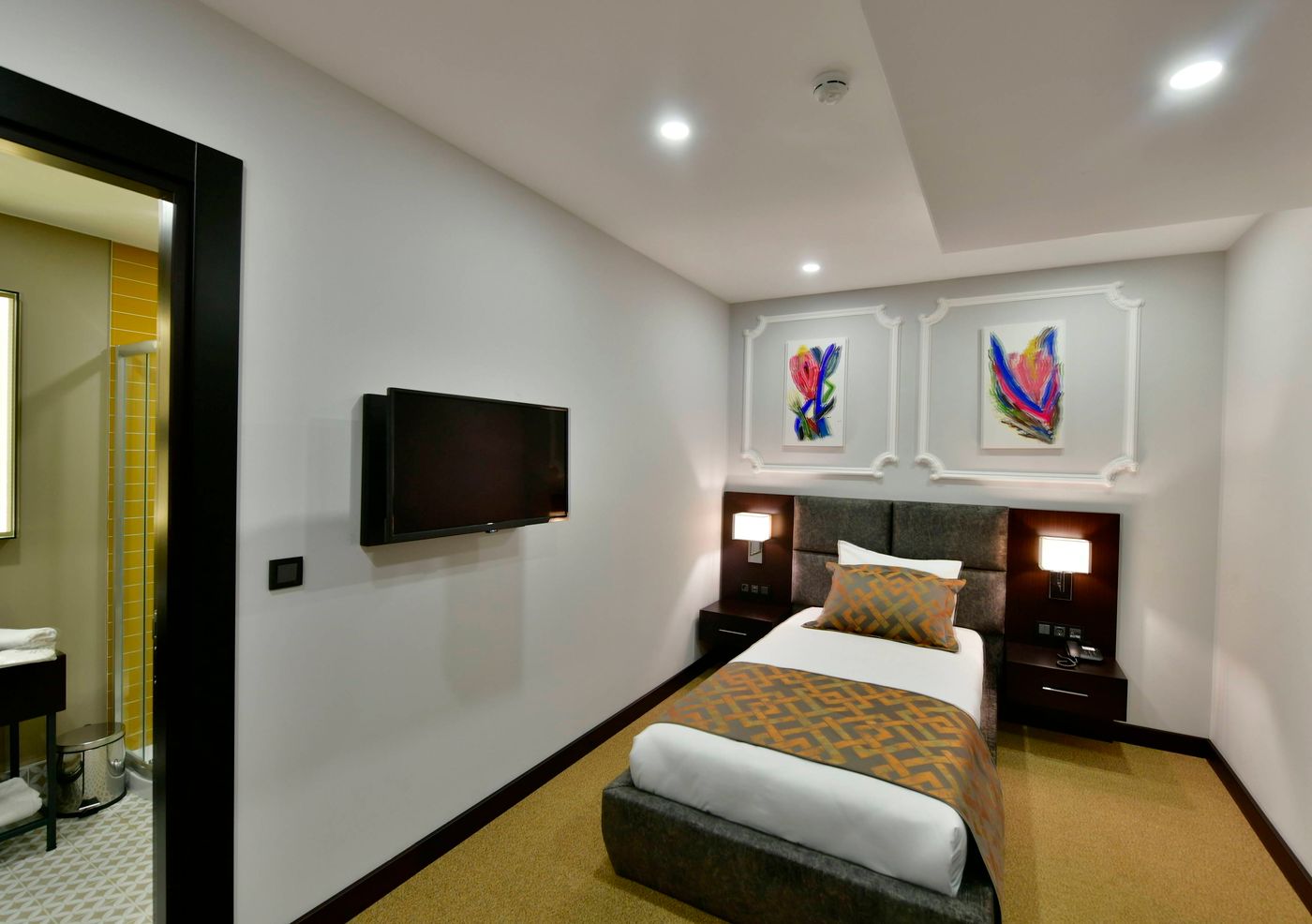 G-Han-Hotel-Room-38